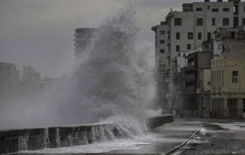 Cơn bão mạnh thứ 5 trong lịch sử nước Mỹ đâm sầm vào Florida
