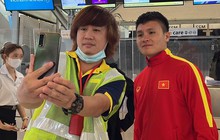 ĐT Việt Nam được CĐV vây kín tại sân bay Thái Lan sau thất bại ở AFF Cup 2022