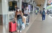 Sân bay Tân Sơn Nhất rất lạ chiều 29 Tết