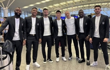 Duy Mạnh cùng dàn cầu thủ Hà Nội bảnh bao khi diện suit, lên đường sang Nhật Bản dự AFC Champions League