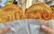 Phát thèm với các món bánh ngập phô mai, ''kéo dài cả mét'' ở Hà Nội
