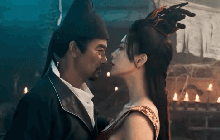Xuất hiện cặp đôi lệch nhau 30 tuổi bị chê như bố con, nhà gái là "bình hoa di động" diễn dở có tiếng