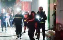 Chiến sĩ cảnh sát PCCC kể lại "phút sinh tử" cứu hai bà cháu kẹt trong vụ cháy nhà 5 tầng ở Hà Nội