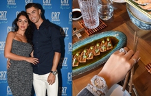 Đi ăn cùng Ronaldo, bạn gái người mẫu "flex" nhẫn kim cương khổng lồ ở ngón áp út, liệu sắp có đám cưới?