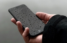 Điện thoại bị dính nước: Đừng lo, iPhone có "tính năng thần kỳ" - Chỉ một nút bấm là nước bị thổi ra ngoài!