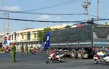 Tài xế xe tải rời hiện trường sau vụ va chạm làm 2 người đi xe máy tử vong tại chỗ