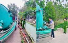 Hà Nội: Công an mật phục phát hiện, xử lý xe xả trộm chất thải ra môi trường