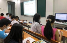 Sợ bị giáo viên trù dập, cha mẹ cuống cuồng đăng ký học thêm cho con