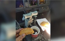 Uống cà phê trong buồng lái, hai phi công Ấn Độ bị đình chỉ bay