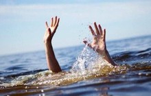Người mẹ chết lặng khi biết tin con gái tử vong ở hồ nước