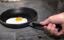 Chảo, đồ trang điểm, đồ vệ sinh cá nhân làm giảm 40% khả năng mang thai? Cảnh báo mới về "hóa chất vĩnh cửu" tràn ngập trong vật dụng hàng ngày