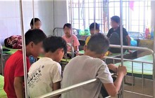 Vụ hàng chục học sinh nhập viện sau khi nhận bóng bay: Nhóm người lạ nói tiếng Anh