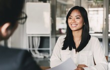 Nhà tuyển dụng: "Một cái bàn hình vuông có 4 góc, nếu cắt bỏ 1 góc, vậy còn bao nhiêu góc?" -  Những người trả lời 5 góc đều bị loại thẳng!