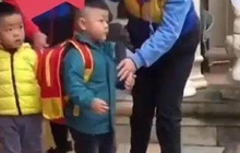 Thấy "người lạ" đến đón học sinh của mình, cô giáo chạy vội ra hỏi: Một cú điện thoại sau đó tiết lộ sự thật khiến ai cũng phì cười