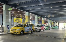 Khách đi taxi từ Tân Sơn Nhất "cõng" thêm nhiều loại phí mới