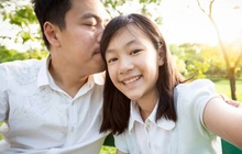 Chuyện gì dễ xảy ra với một cô gái thiếu thốn tình cha từ nhỏ? Sự thật khiến các ông bố không còn đùn đẩy việc nuôi dạy con cho vợ