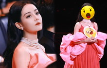 Vẻ đẹp của Địch Lệ Nhiệt Ba tại Đêm Hội Weibo 2023 thế nào dưới ống kính "cam thường"?