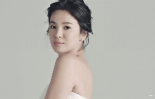 9 năm về trước, Song Hye Kyo từng khiến netizen bùng nổ vì bộ ảnh tràn ngập phong cách trưởng thành gợi cảm