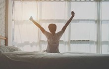 Có một kiểu "dậy sớm" còn hại sức khỏe hơn thức khuya