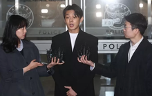 Yoo Ah In bật khóc sau 12 tiếng thẩm vấn, thừa nhận rơi vào vũng lầy