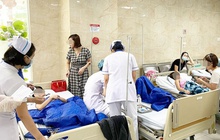 Gần 50 học sinh tiểu học ở Hà Nội nghi bị ngộ độc sau chuyến tham quan