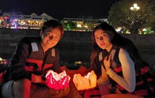 Cô gái bị bắt gặp đi du lịch cùng Ngô Kiến Huy: Nữ ca sĩ sở hữu body gợi cảm, nhiều lần bị soi mặc đồ đôi với "chàng Bắp" và còn rộ tin đã đính hôn