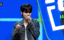 Jimin hát live sau khi đoạt cúp, dân tình thảng thốt: "Thành viên BTS sao lại hát kém thế này?"