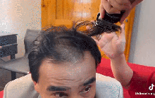 Khán giả giật mình, Quyền Linh sửng sốt vì bị Ngọc Lan cạo tóc ngay trước giờ lên sóng