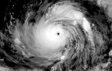 Siêu bão Mawar mạnh kỷ lục, giật trên cấp 17 có ảnh hưởng đến Việt Nam?