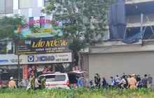 Hà Nội: Người phụ nữ đi xe đạp bị ô tô Limousine tông tử vong