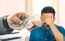 Doanh nhân tới giao dịch chuyển gần 1 tỷ đồng vào tài khoản nhưng nhận được gấp đôi, ngân hàng lập tức kiện anh ra tòa
