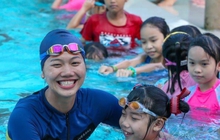 Ánh Viên dạy bơi miễn phí, làm đại sứ chương trình chống đuối nước cho trẻ em