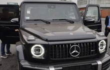 Xe Mercedes G63 giá 12 tỷ đồng bị "bỏ rơi" ở cảng Hải Phòng