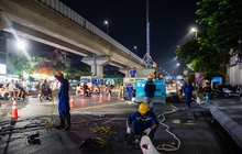 Hà Nội: Gấp rút xuyên đêm dựng lô cốt trên đường Nguyễn Trãi