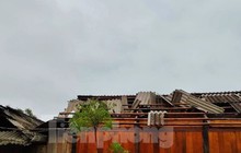 Dông lốc khiến một người mất tích, hàng trăm ngôi nhà bị tốc mái ở Yên Bái