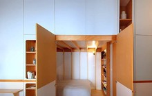 Bên trong phòng ngủ hình hộp rộng 30m2 của gia đình 4 người