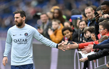 Messi chọc tức cổ động viên PSG trước khi rời đi?