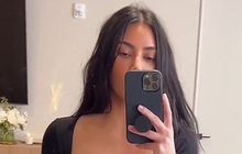 Kim Kardashian khoe đường cong nóng bỏng trong chiếc váy mới của SKIMS