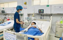 Hai mẹ con nhập viện nghi do ngộ độc nấm mọc trên xác nhộng ve sầu