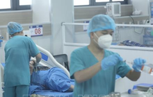 Dịch COVID-19 hôm nay: Ca nhiễm mới giảm, bệnh nhân nặng tăng