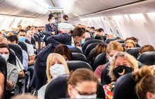 Tại sao hành khách không được xuống máy bay ngay sau khi hạ cánh?