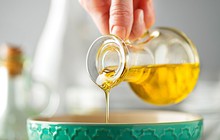 5 loại dầu ăn giúp hạ mỡ máu, tốt cho tim mạch: Có sẵn ở Việt Nam nhưng ít người biết tới