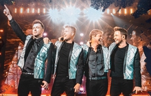 Poster thông báo Westlife tổ chức tour tại Việt Nam đạt tương tác khủng khó tưởng tượng!