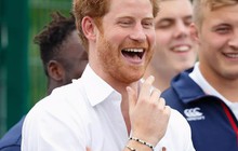 Đằng sau chiếc vòng tay Harry đeo suốt 20 năm