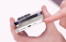 Cầm lên đã thấy iPhone 15 Pro Max đánh bay nhược điểm quan trọng của các mẫu điện thoại "to như chiếc dép"?