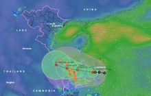 Áp thấp nhiệt đới tiến về Đà Nẵng - Quảng Ngãi, miền Trung đối diện mưa lũ