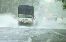 Tạm hoãn Hội Đèn lồng Huế và Lễ hội Quảng diễn Lân Sư Rồng do mưa lớn