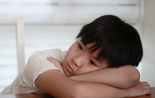 Nếu cha mẹ thường xuyên nói câu này, trí thông minh của con sẽ sụt giảm!