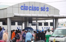 Gió giật cấp 8, sóng cao 2m, tàu, phà đi Phú Quốc tạm ngưng hoạt động
