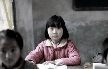 "Tim mình như dòng sông khô cạn" - Dòng nhật ký quặn lòng của bé gái bị cha mẹ bỏ lại nông thôn ở Trung Quốc